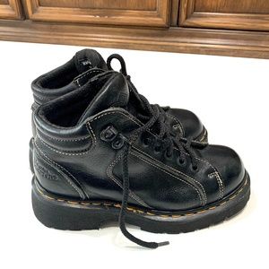 Dr. Martens England VTG 9352 Classic Leather Boots